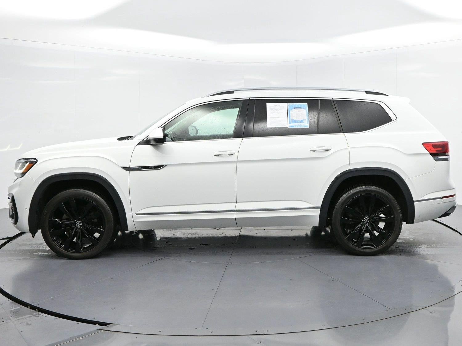 Used 2021 Pure White Volkswagen 3.6L V6 SEL Premium R-Line image 4