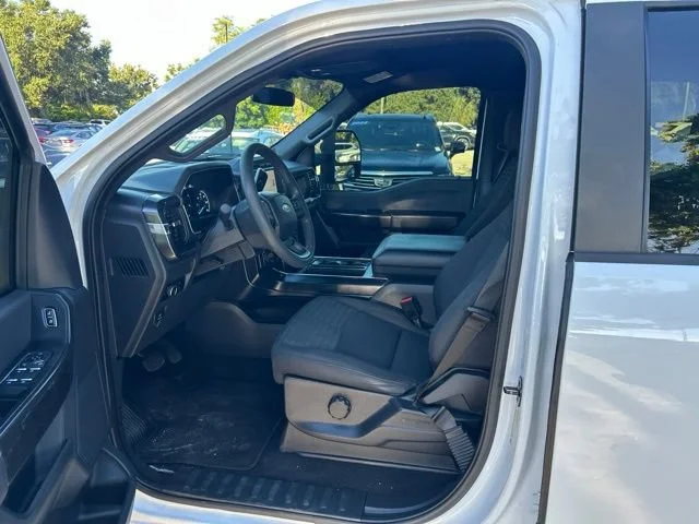 Used 2023 Oxford White Ford XL image 5