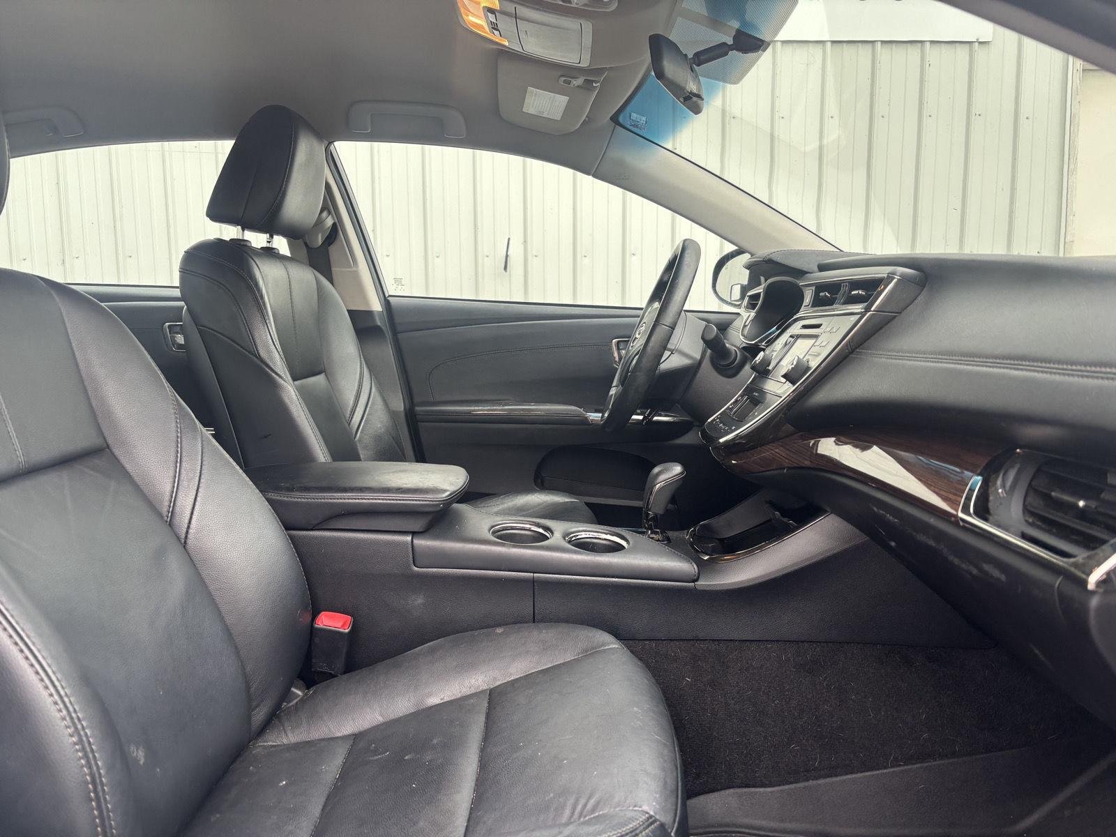 Used 2014  TOYOTA  image 23