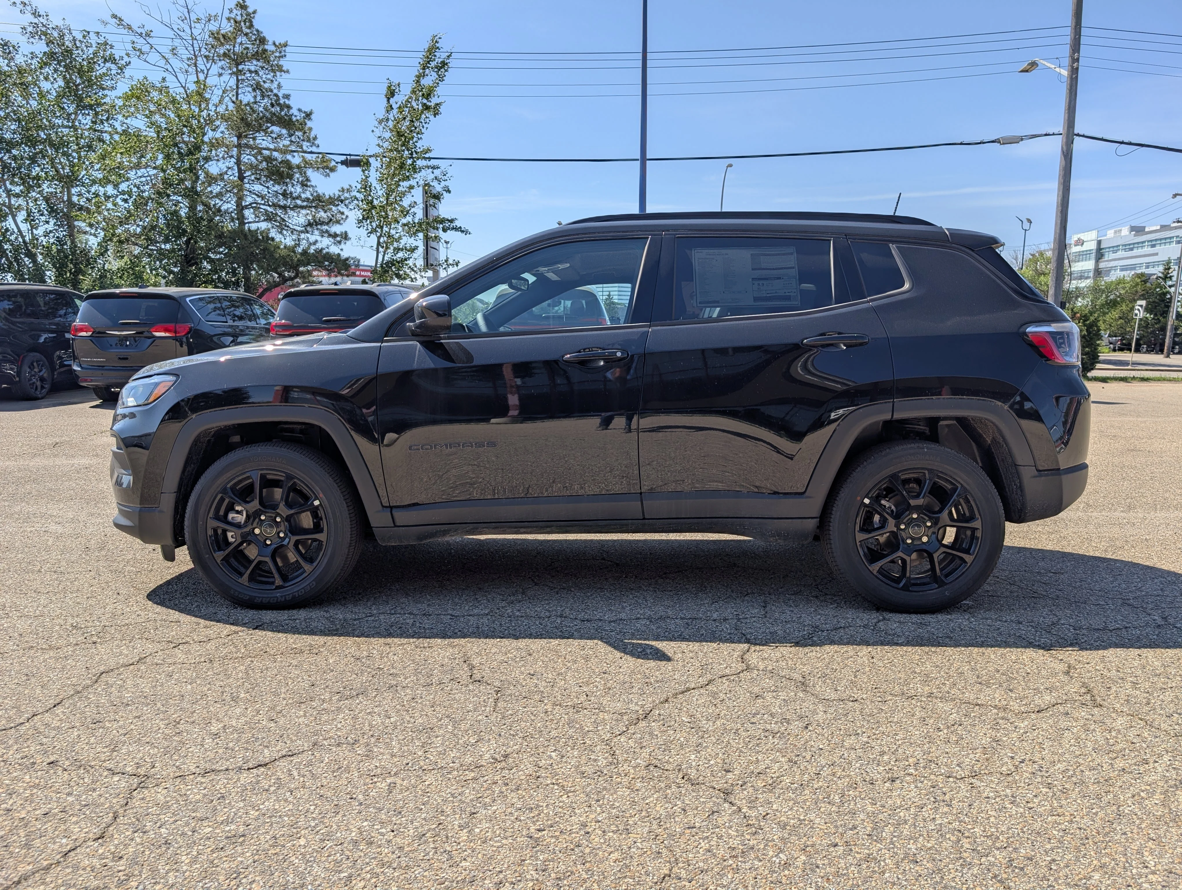 New 2026 Diamond Black Crystal Pearl Jeep North image 3