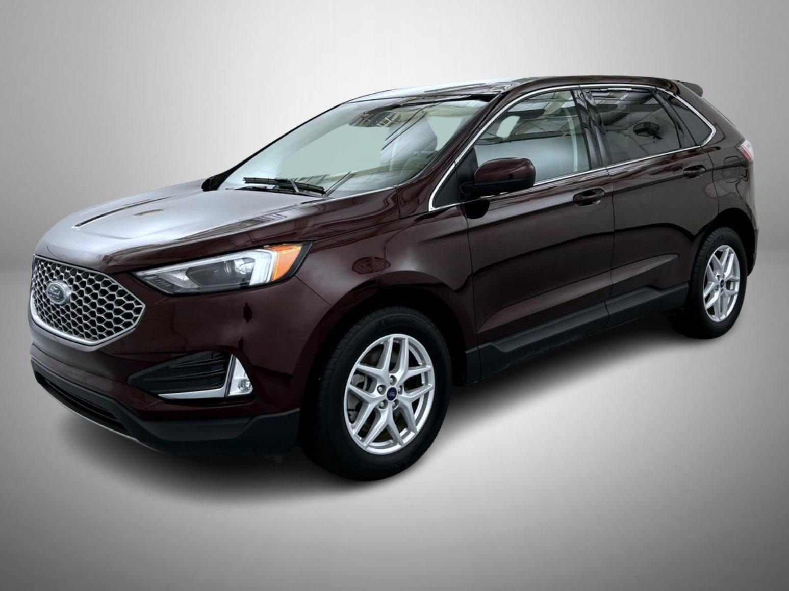 Used 2024 Red Ford SEL image 1