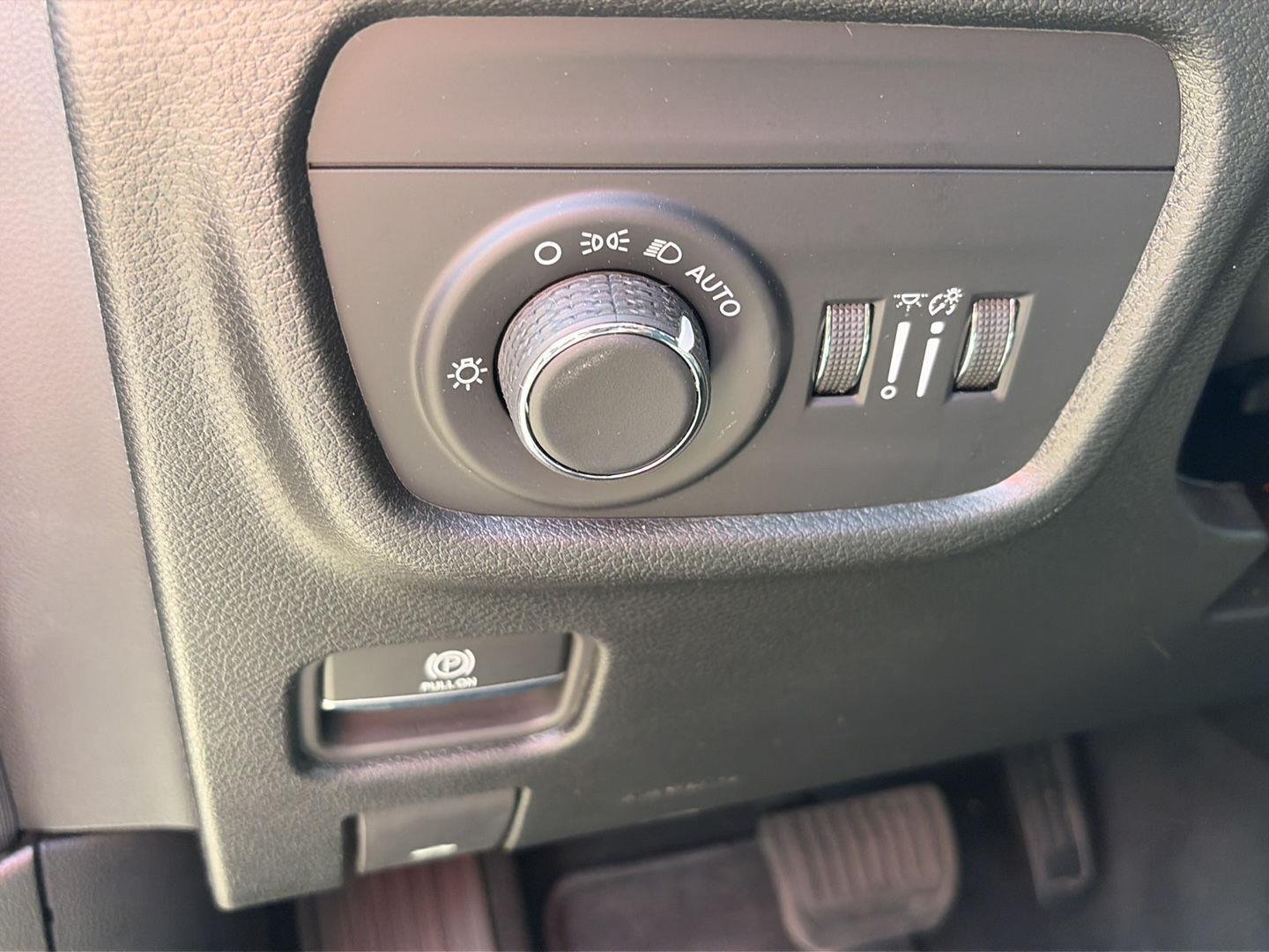 Used 2026 Baltic Gray Metallic Clearcoat Jeep Laredo X image 7