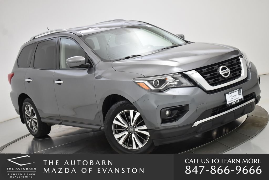 Used 2017 Nissan Pathfinder SV with VIN 5N1DR2MM0HC643762 for sale in Evanston, IL