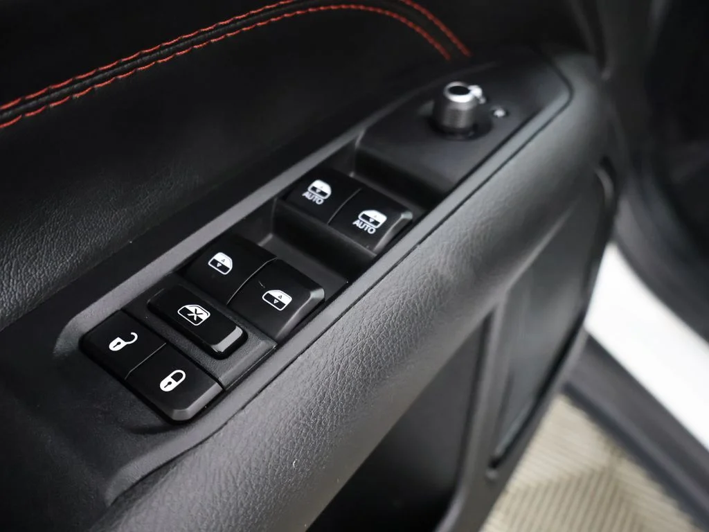Used 2025 Bright White Clearcoat Jeep Trailhawk image 35