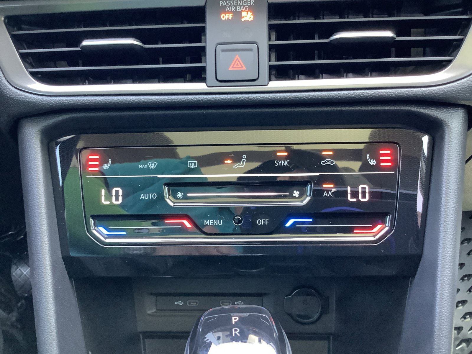 2026 Volkswagen Taos SE Black - Photo 24