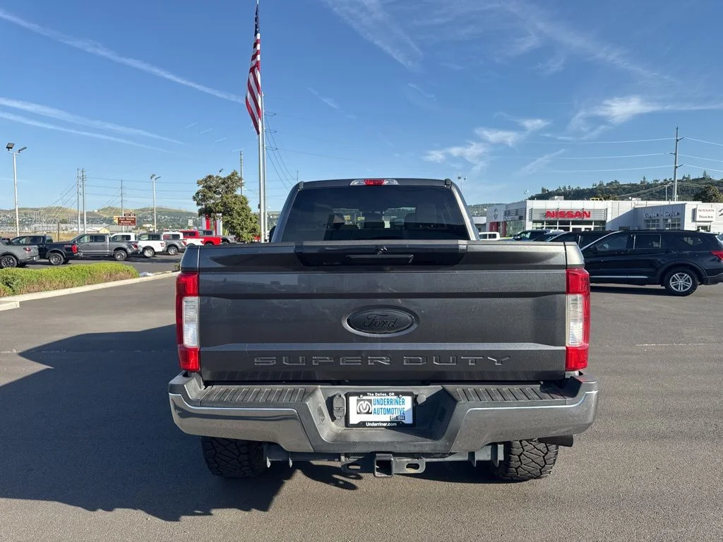Used 2019 Magnetic Metallic Ford XLT image 4
