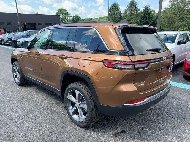 New 2026 Copper Shino Metallic Clear-Coat Exterior Paint Jeep Limited image 3