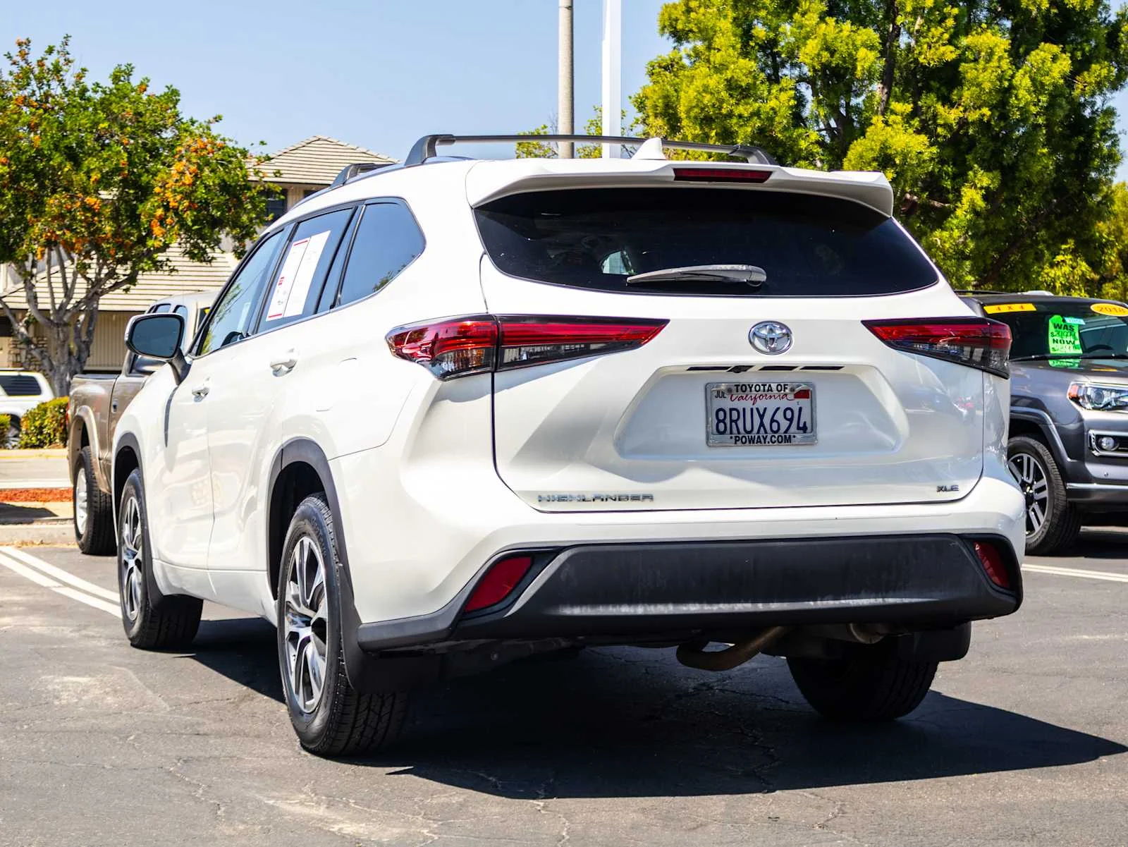 Used 2020 Blizzard Pearl Toyota XLE image 8