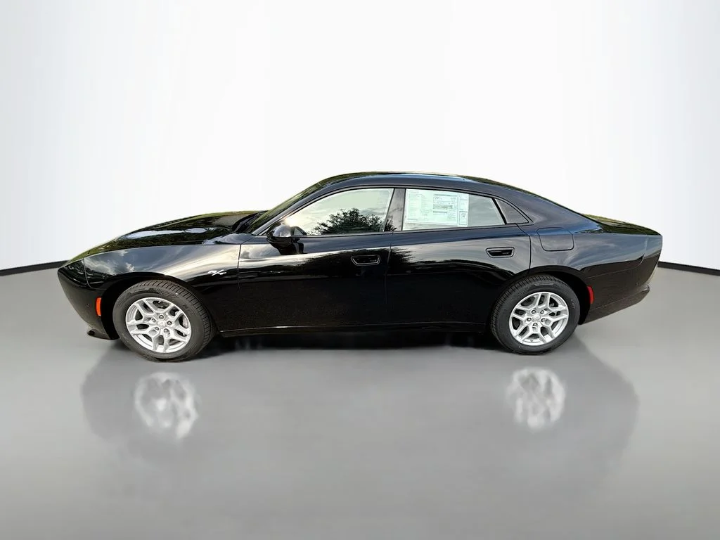 New 2026 Diamond Black Crystal Pearlcoat Dodge R/T image 7
