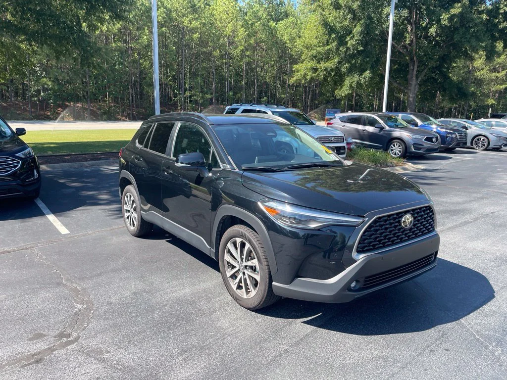 Used 2025 Black Toyota XLE image 2