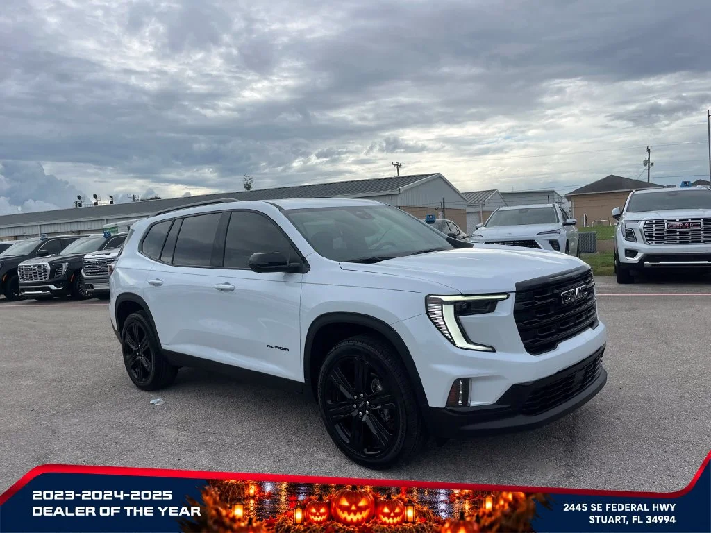 New 2026 Glacier White Tricoat GMC Elevation image 2