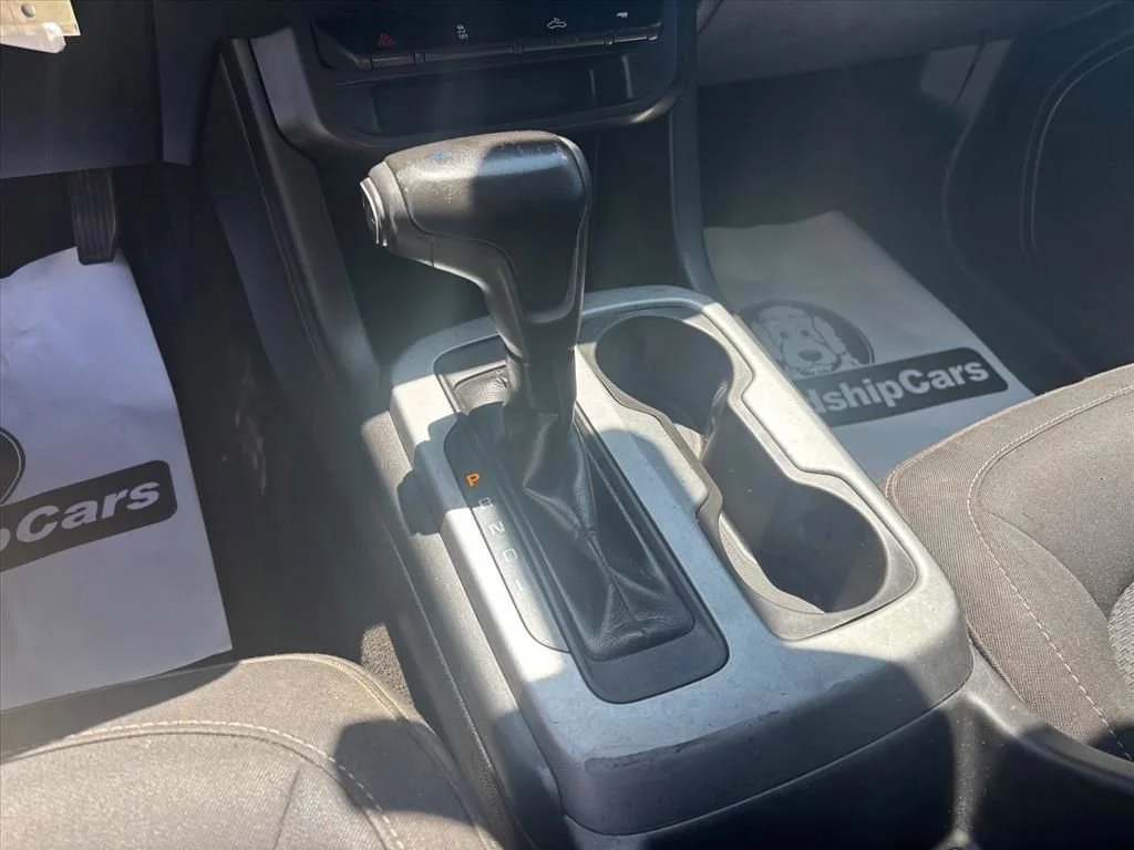 Used 2018 KINETIC BLUE METALLIC Chevrolet 4WD LT image 19