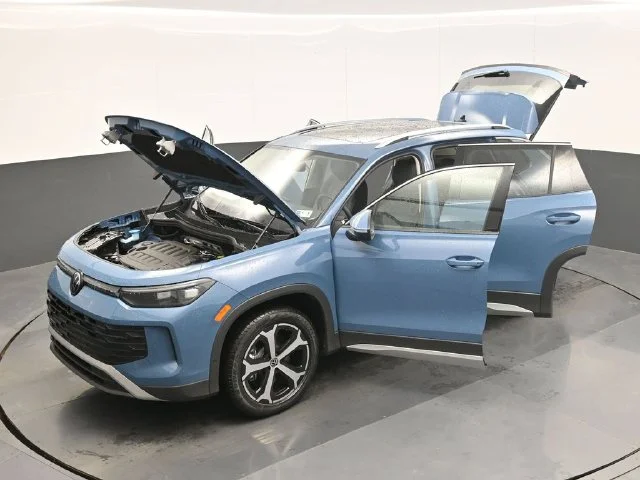 Certified Used 2026 Blue Volkswagen SE image 28
