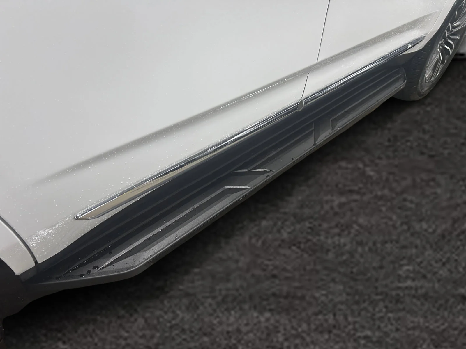 New 2026 Summit White GMC Elevation image 12
