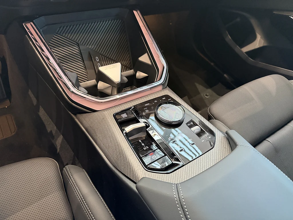 New 2026 Black Sapphire Metallic BMW 30 xDrive image 10