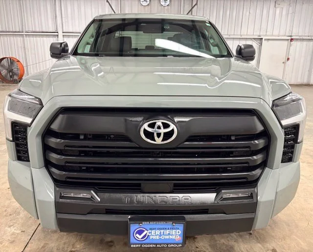 Used 2024  Toyota SR5 image 2