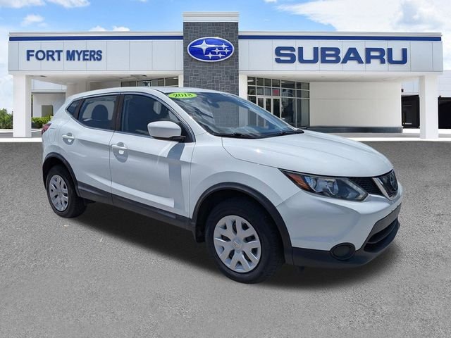 Used 2018 White Nissan S image 1