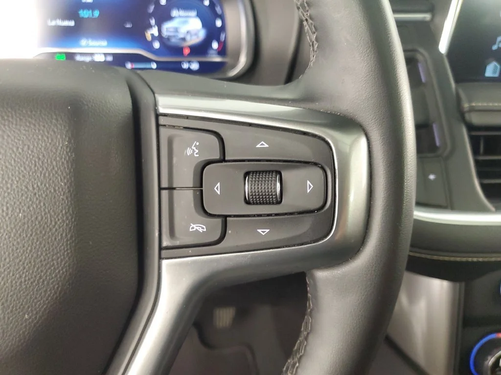 Used 2023 BLACK Chevrolet Premier image 24