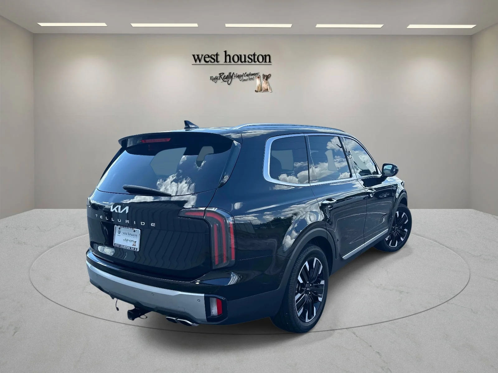 Used 2024 Ebony Black Kia SX FWD image 5