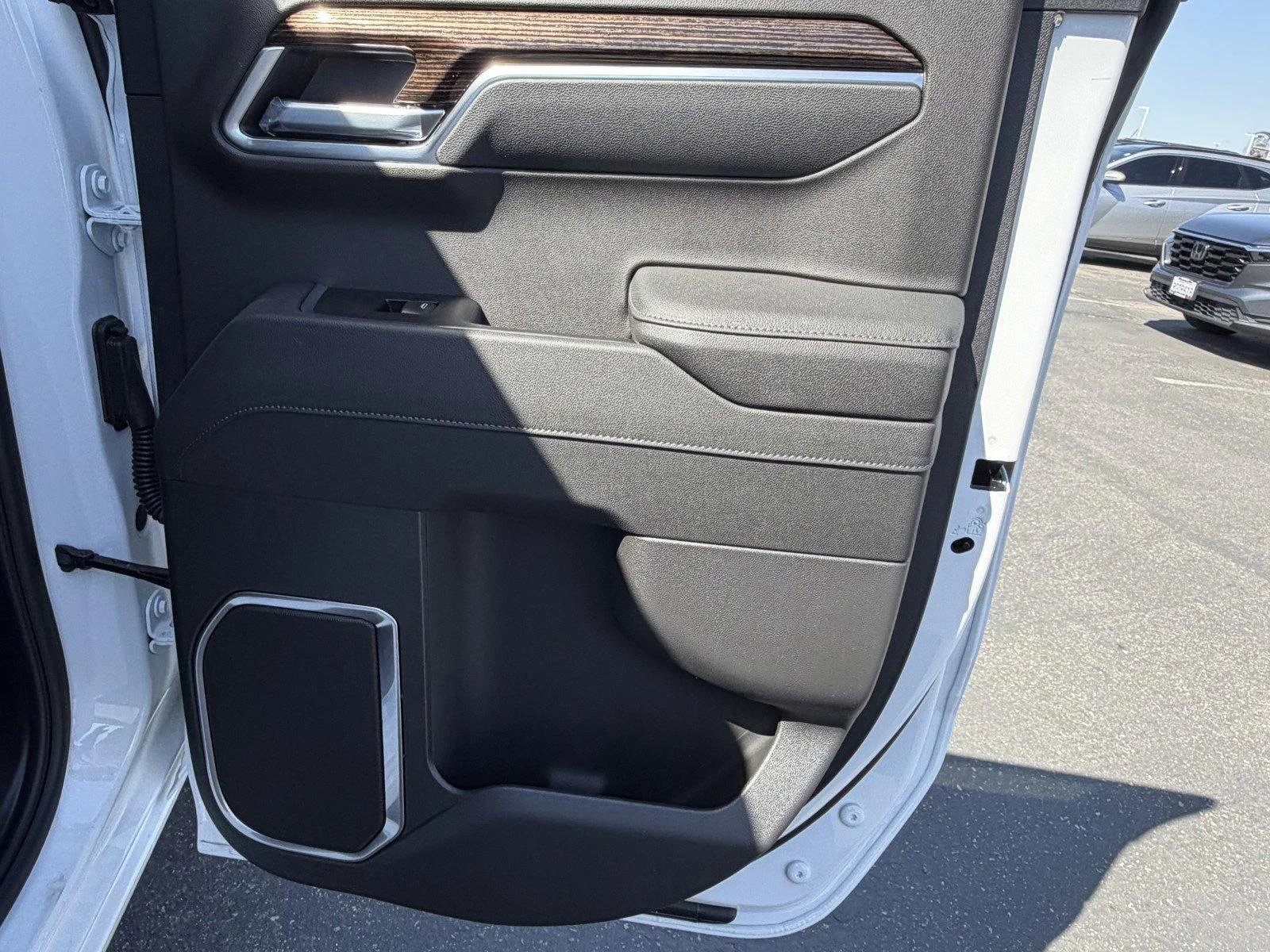 New 2026 Summit White GMC SLE image 10