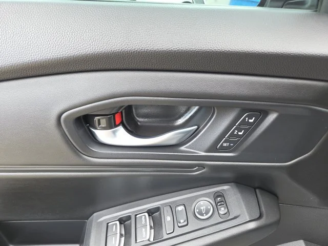 Certified Used 2025 Solar Silver Metallic Honda HYBRID EX-L image 56