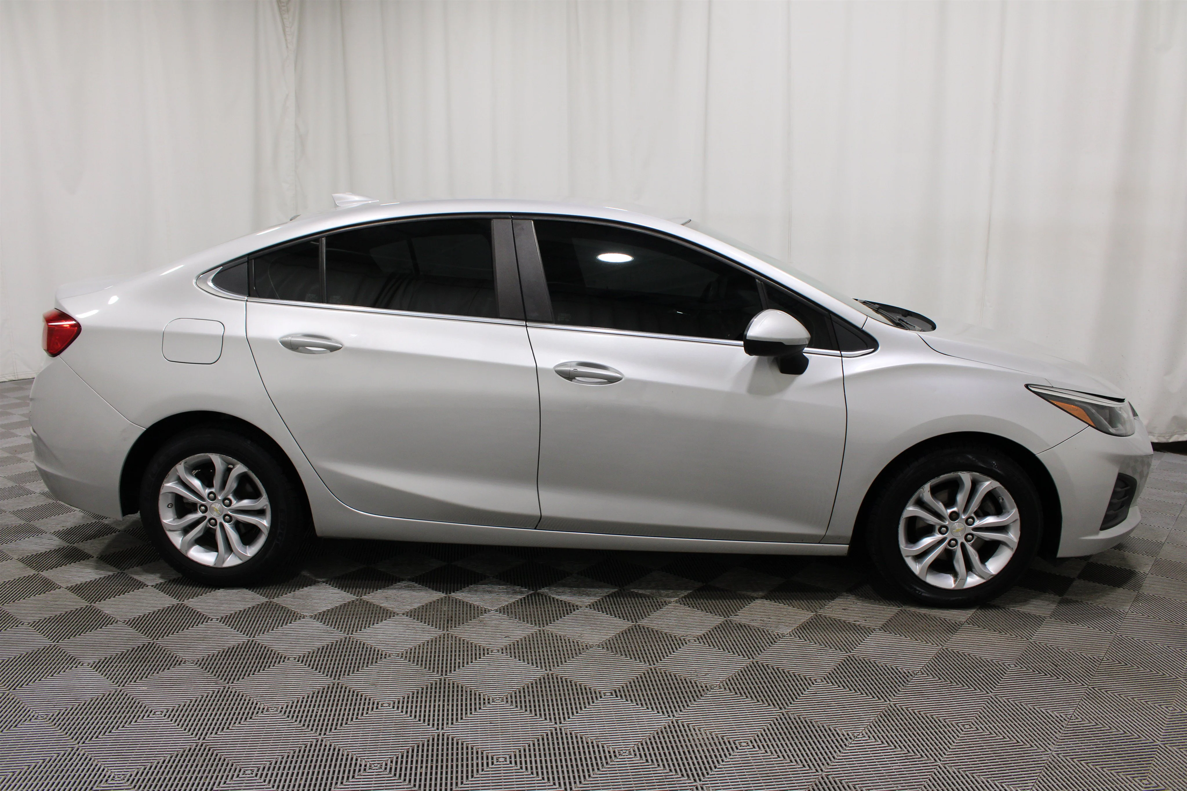 2019 Chevrolet Cruze LT - Photo 29