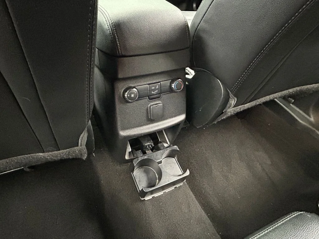 Used 2018 White Platinum Clearcoat Metallic Ford XLT image 33