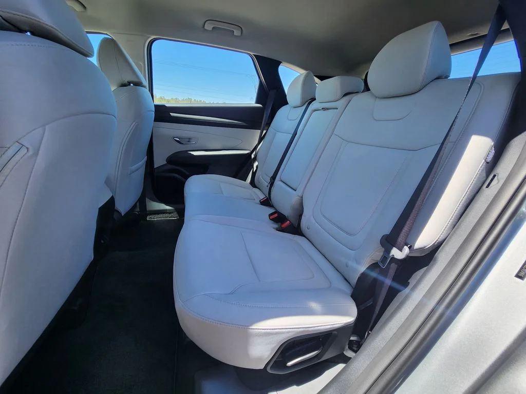 New 2026 Silver Hyundai SE image 12