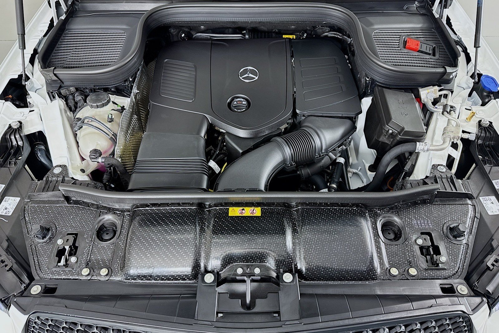 New 2026 Polar White Mercedes-Benz GLE 450 4MATIC® SUV image 10