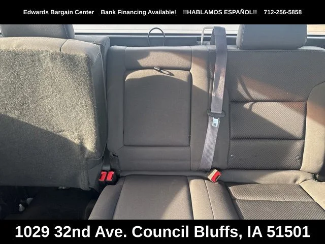 Used 2017 White GMC SLE image 23