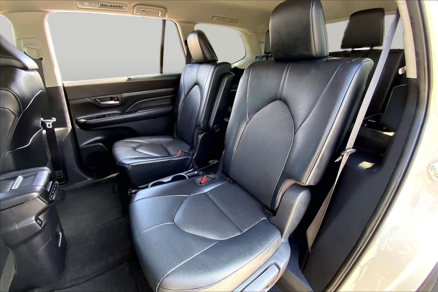 Used 2024 Coastal Cream Toyota XLE image 20
