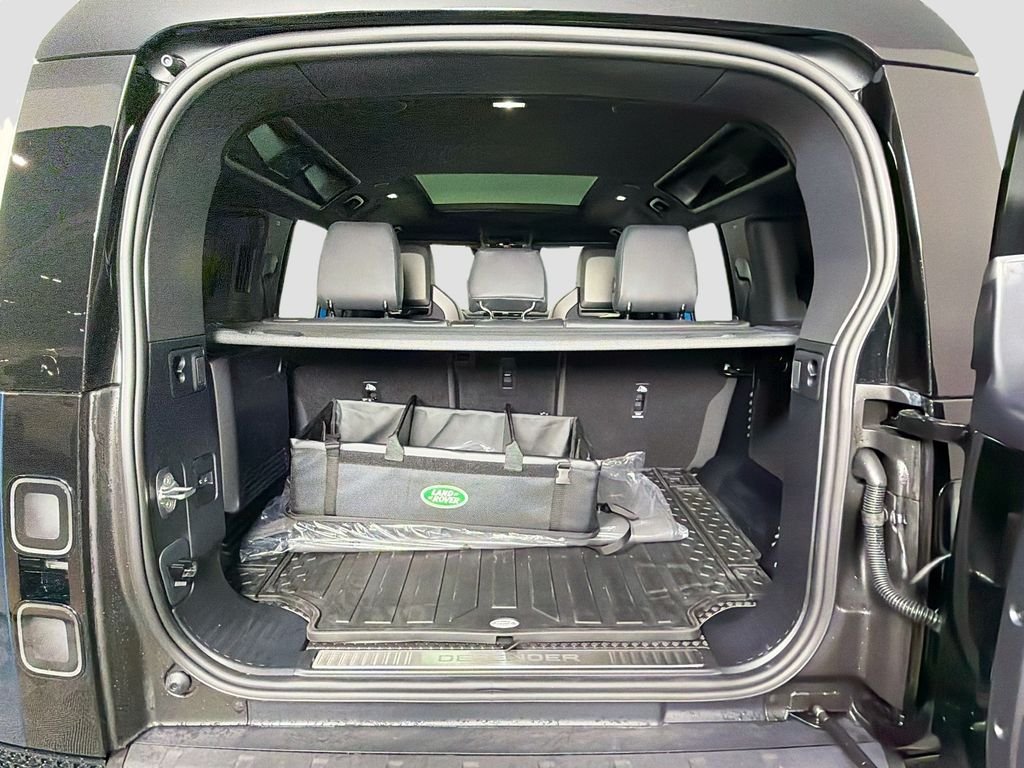 New 2026 Sargasso Blue Land Rover  OCTA image 28