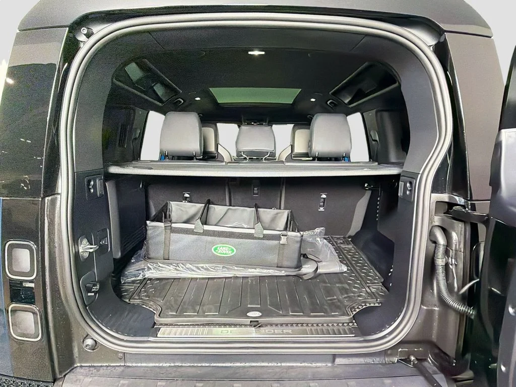 New 2026 Sargasso Blue Land Rover  OCTA image 28