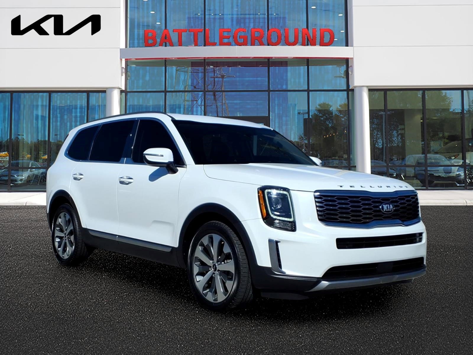 Used 2020 Snow White Pearl Kia S image 1