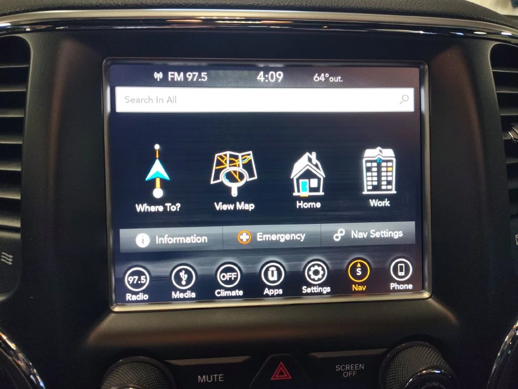 Used 2018 White Jeep Altitude image 23