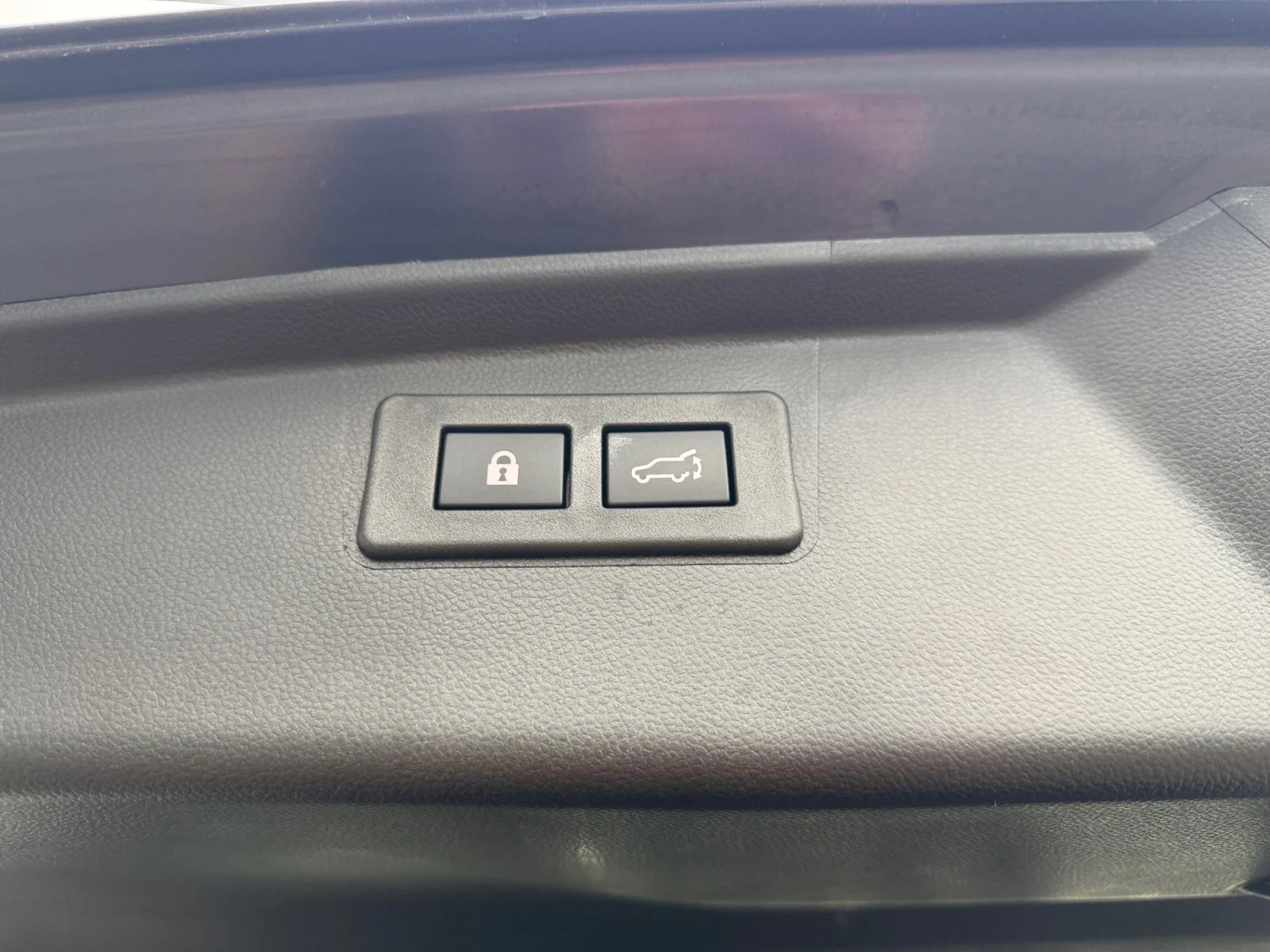 Used 2025 Cosmic Blue Pearl Subaru Limited image 39