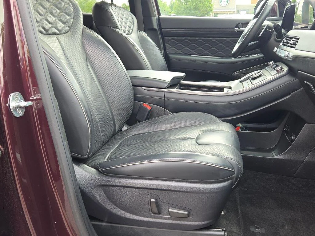 Used 2020 Sierra Burgundy Hyundai Limited image 6