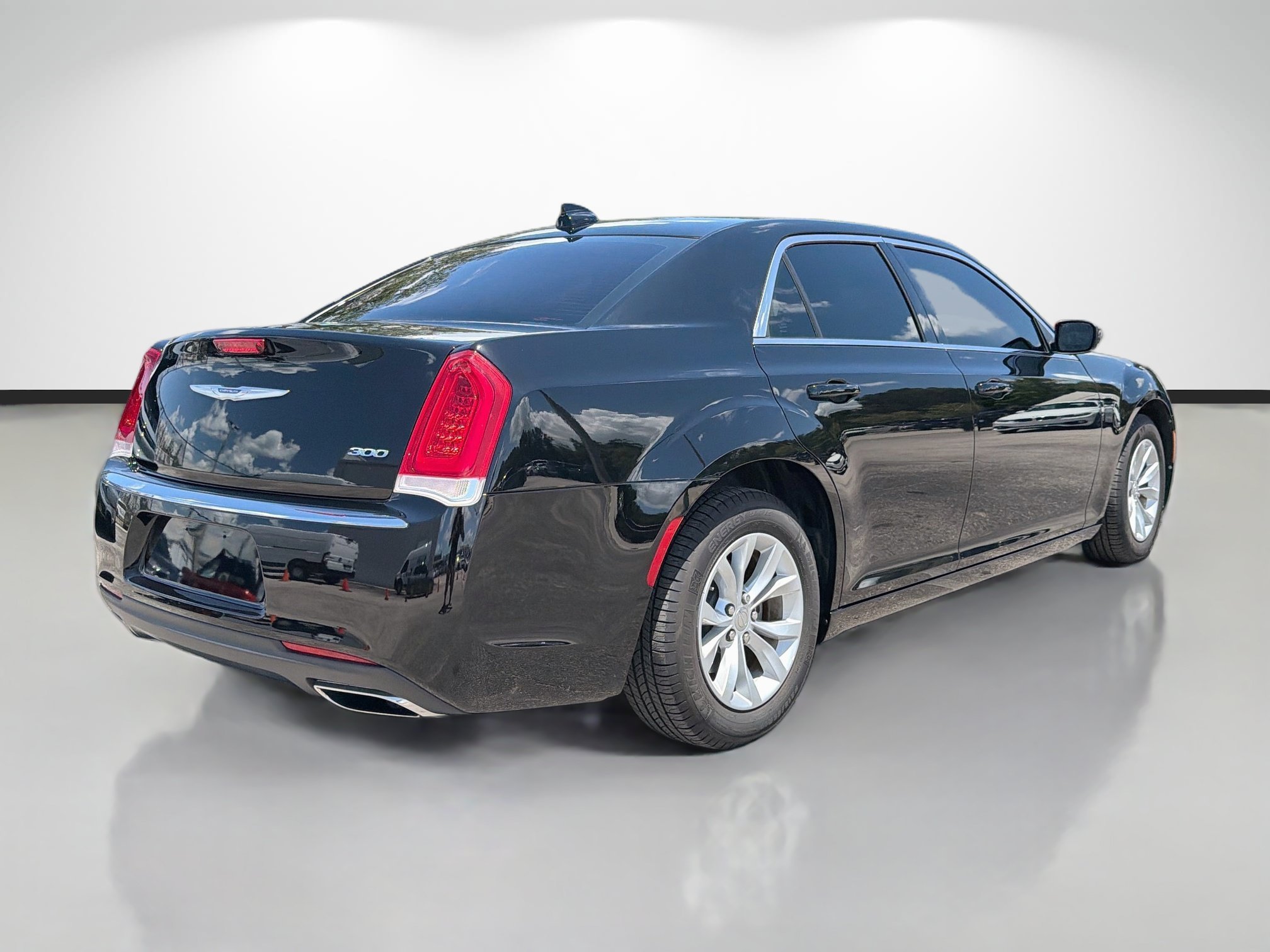 Used 2023 Gloss Black Chrysler Touring image 3