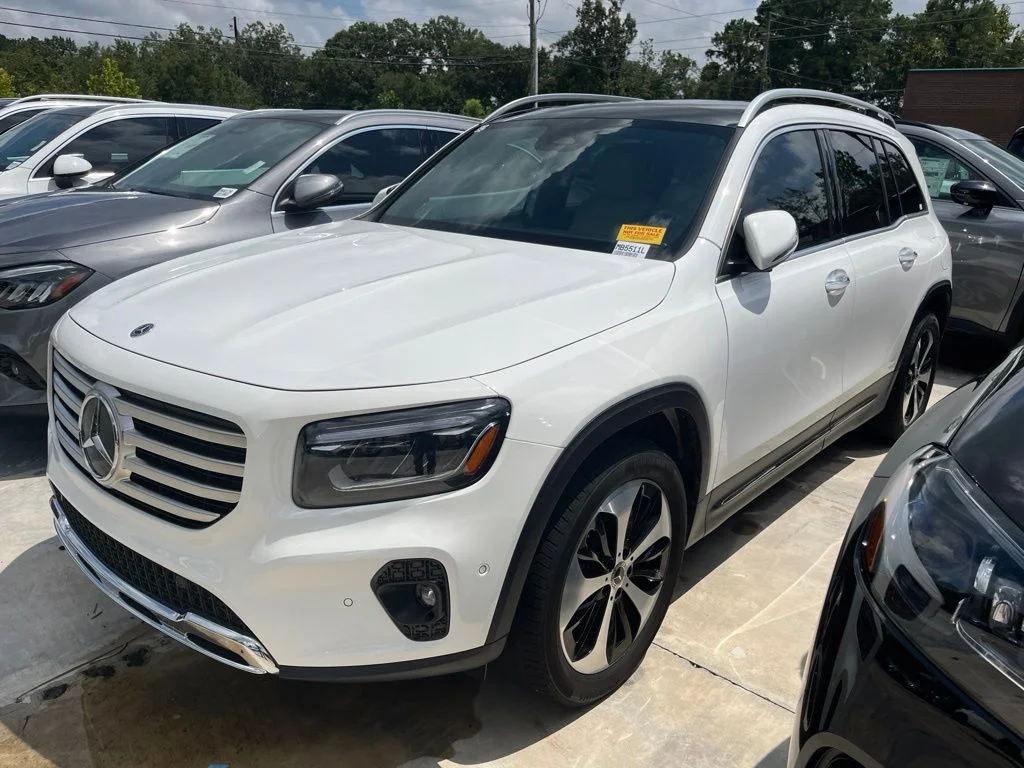 Certified Used 2026 Polar White Mercedes-Benz GLB 250 image 1