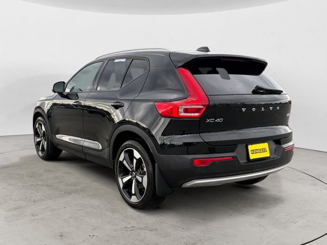 Used 2020 Black Volvo Momentum image 7