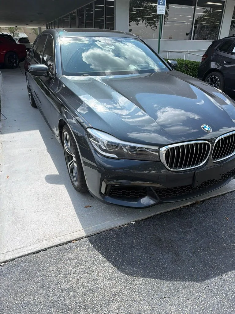 Used 2019 Gray BMW 740i image 3
