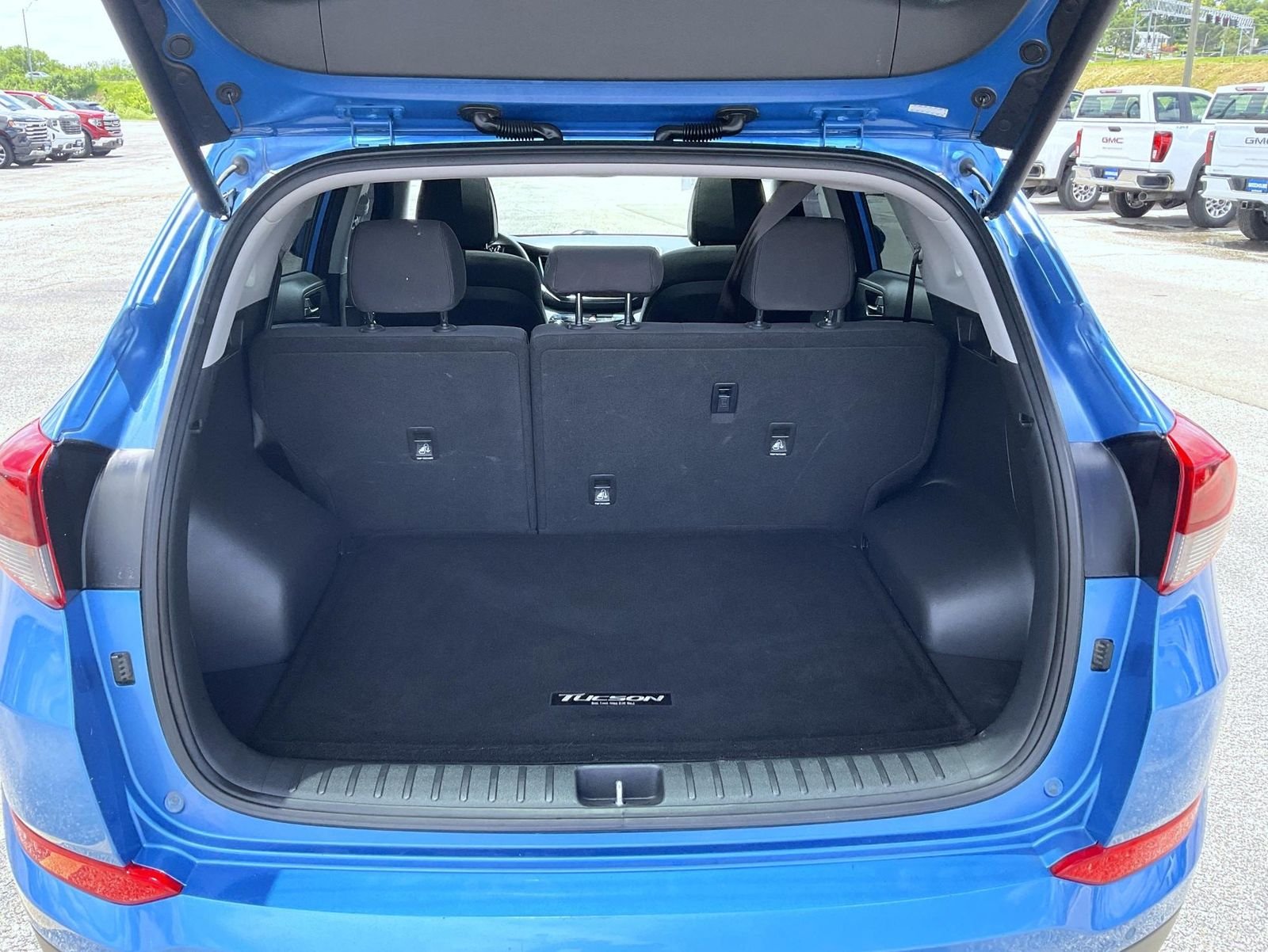 Used 2018 Blue Hyundai Value image 21