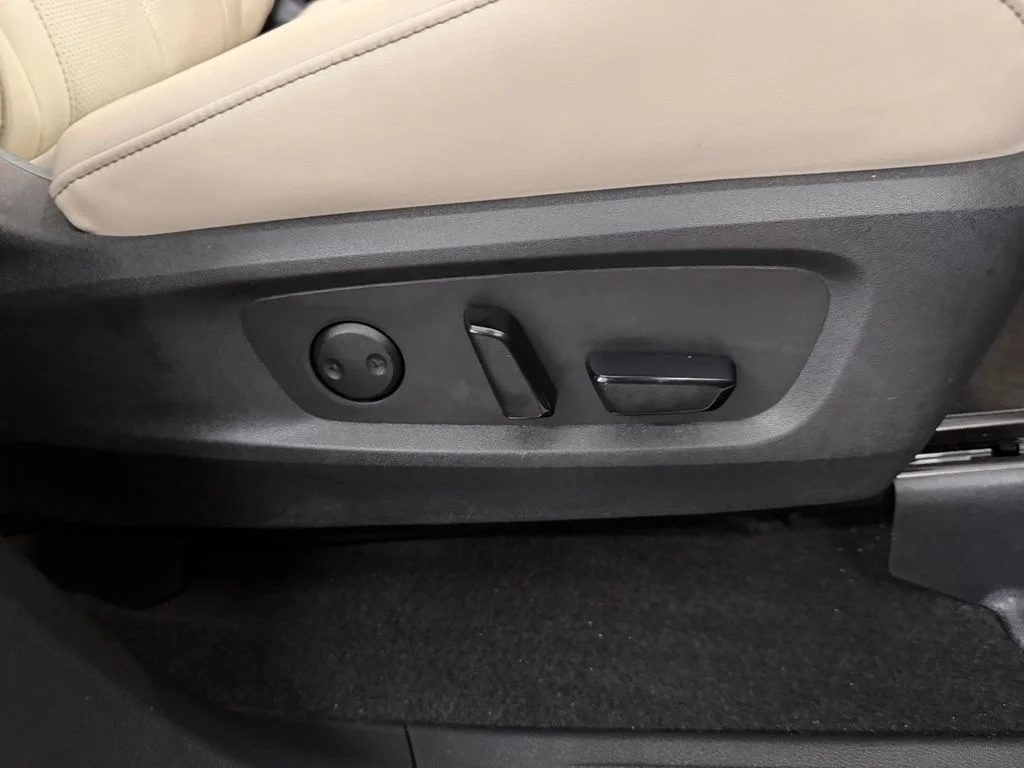 Used 2024 Gray INFINITI LUXE image 48