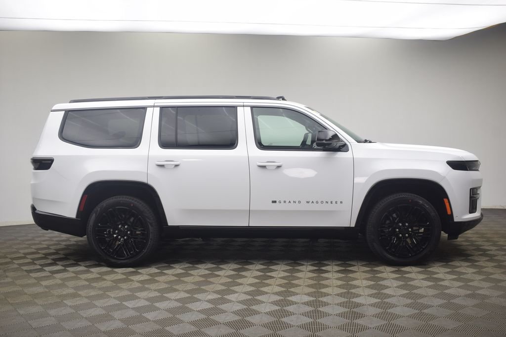 New 2026 Bright White Clear-Coat Exterior Paint Jeep Limited Reserve image 4