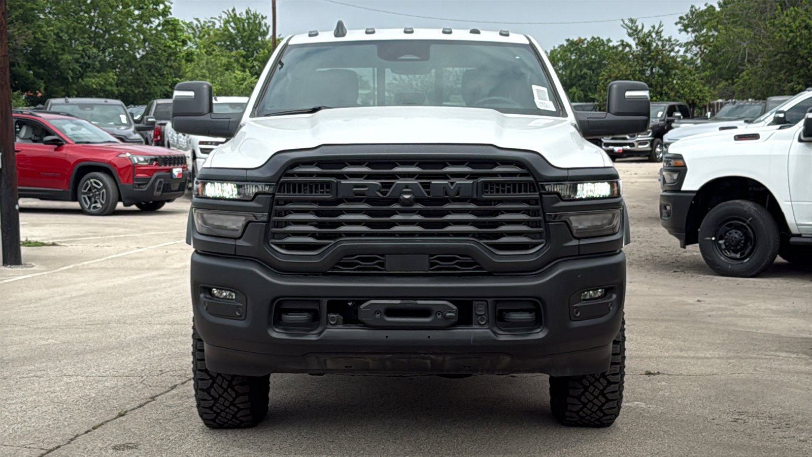 New 2026 Bright White Clear-Coat Exterior Paint RAM Tradesman image 2