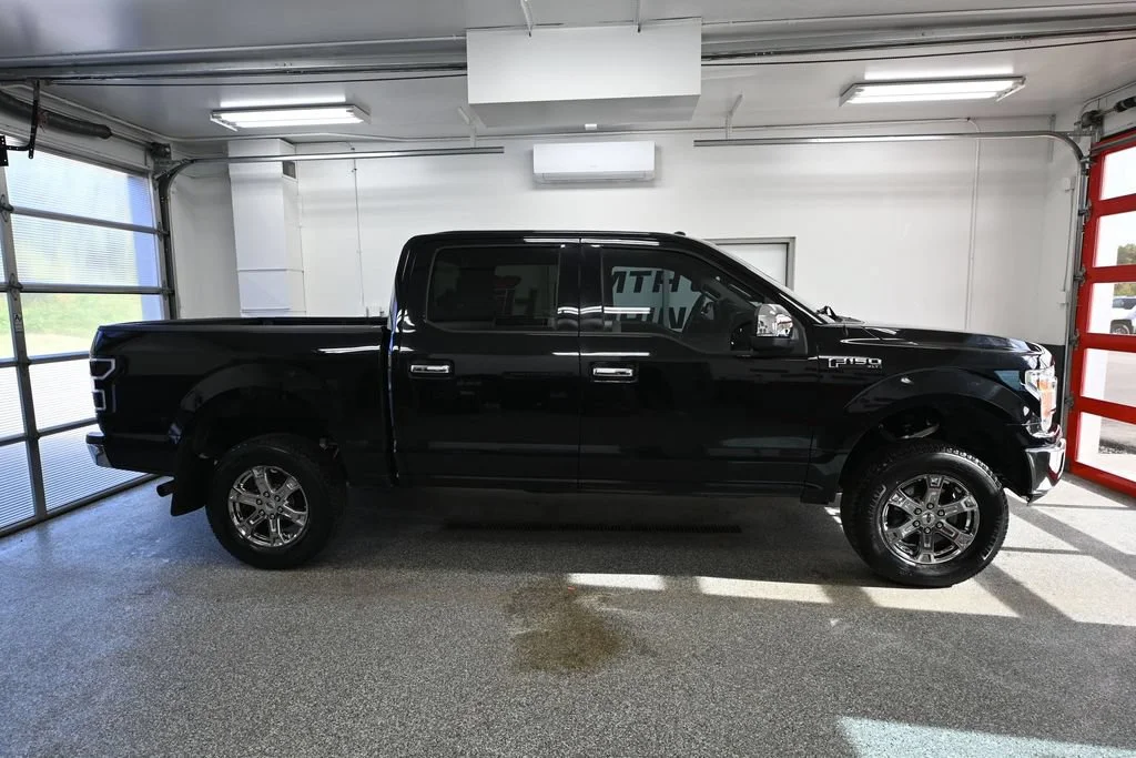 Used 2018 Black Ford XLT image 2