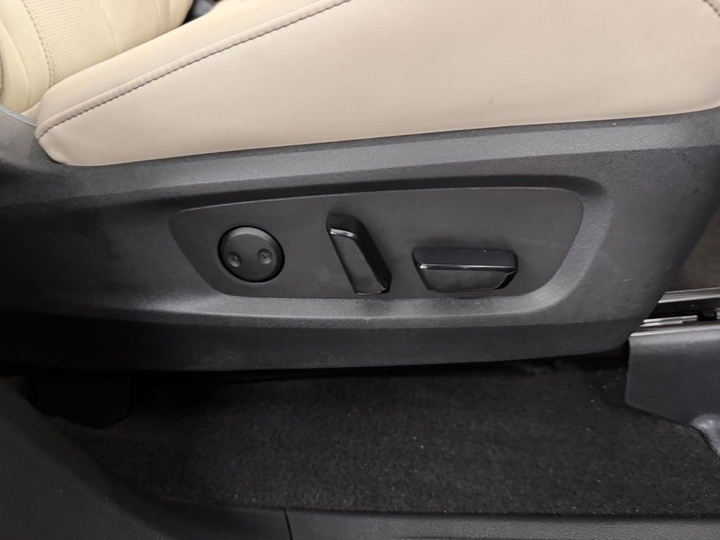 Used 2024 Gray INFINITI LUXE image 48