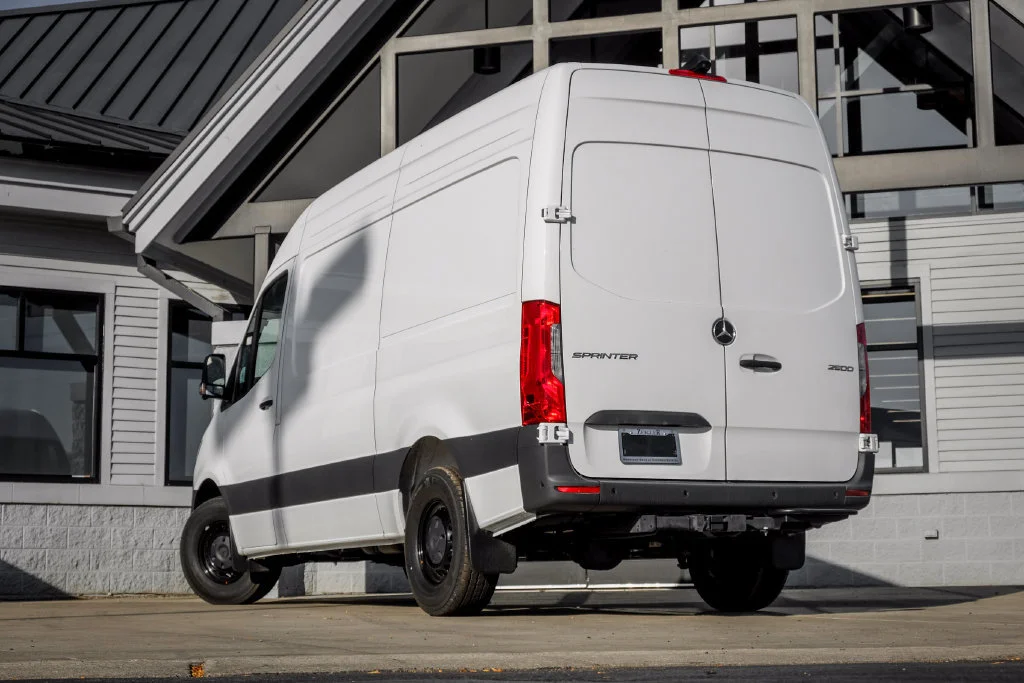 New 2026 Arctic+White Mercedes-Benz Cargo 144 WB image 32