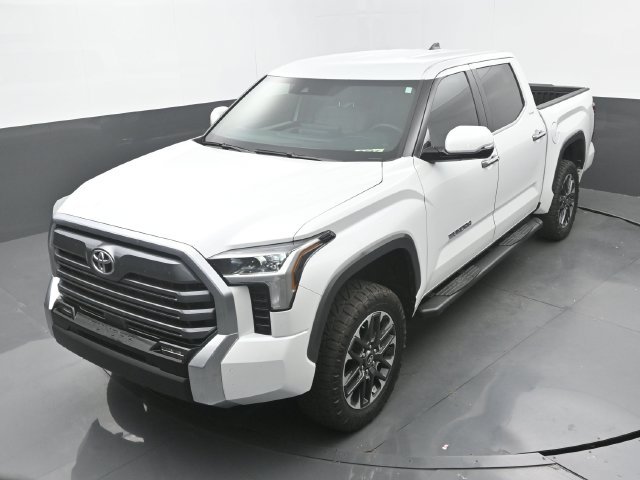 Used 2025 Wind Chill Pearl Toyota Limited image 30
