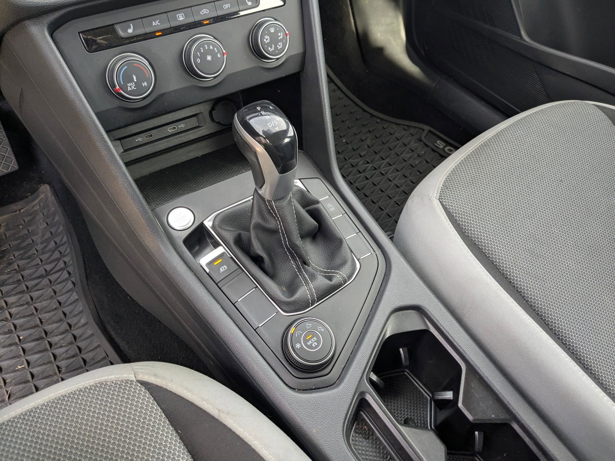 Certified Used 2022 Deep Black Volkswagen S image 19